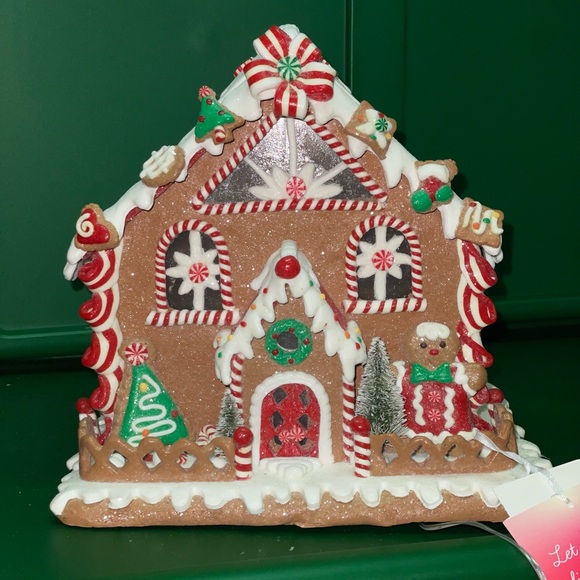 Gingerbread House - Picture 2 of 10